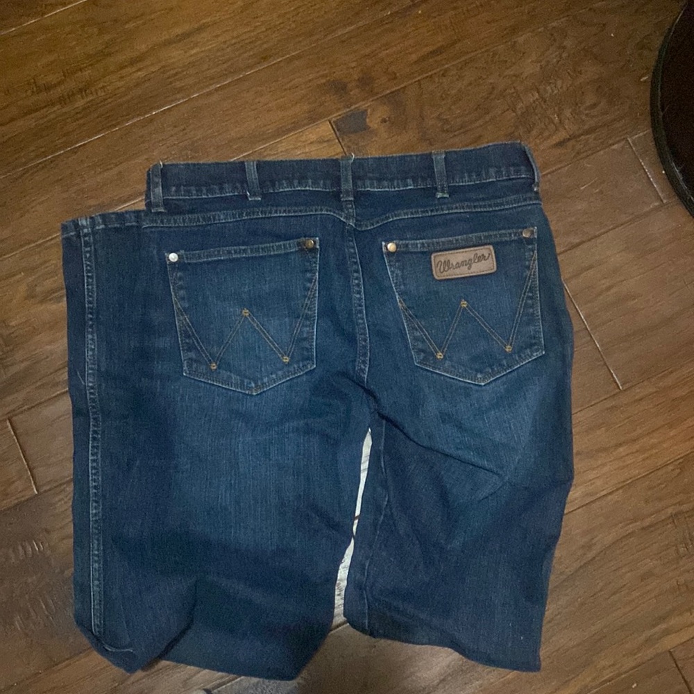 Like new wrangler retro skinny 31x34